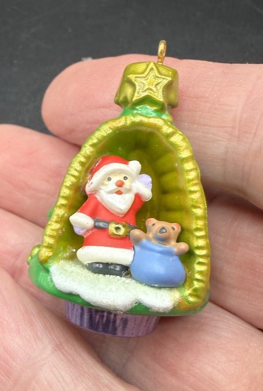 A World Within Hallmark Miniature Ornament #5 Size: 1.5" No Box Lo22